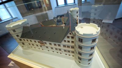 Die Wewelsburg – Vom Steinzeitgrab zum Dreiecksschloss 